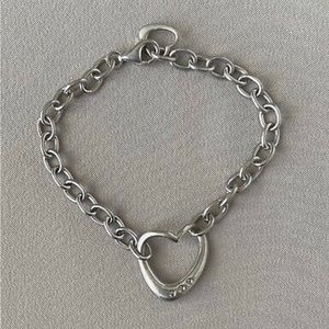 Hot Diamonds Heart Bracelet w/3 diamonds. The perfect Valentine’s Day gift 4 you